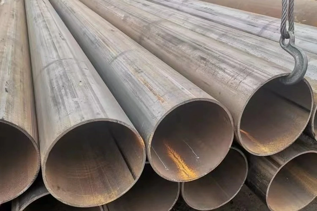 Steel pipe end views in a stacked batch | LeKe Piping Steel pipe end views in a stacked batch